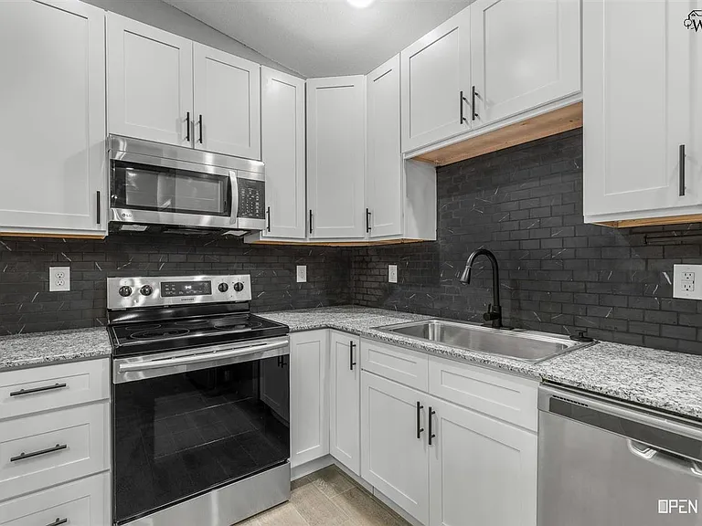 2805 Avenue I — Photo 12