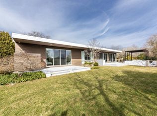 477 Cobb Rd, Water Mill, NY 11976