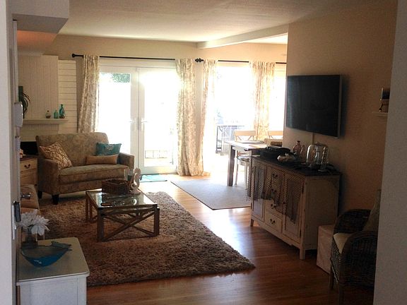 4th image of 451 Bolero Way
