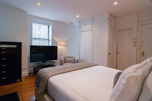 Rented by WAM Partners - William Moses Co. | media 51