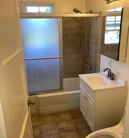 401 N Van Ness Ave #3 — Photo 6