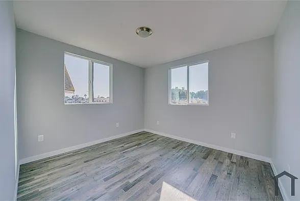 1348 W 41st Pl — Photo 5