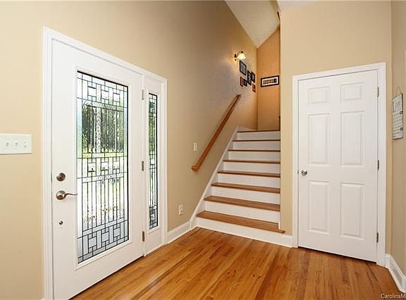 2nd image of 2665 Carriage Ln
