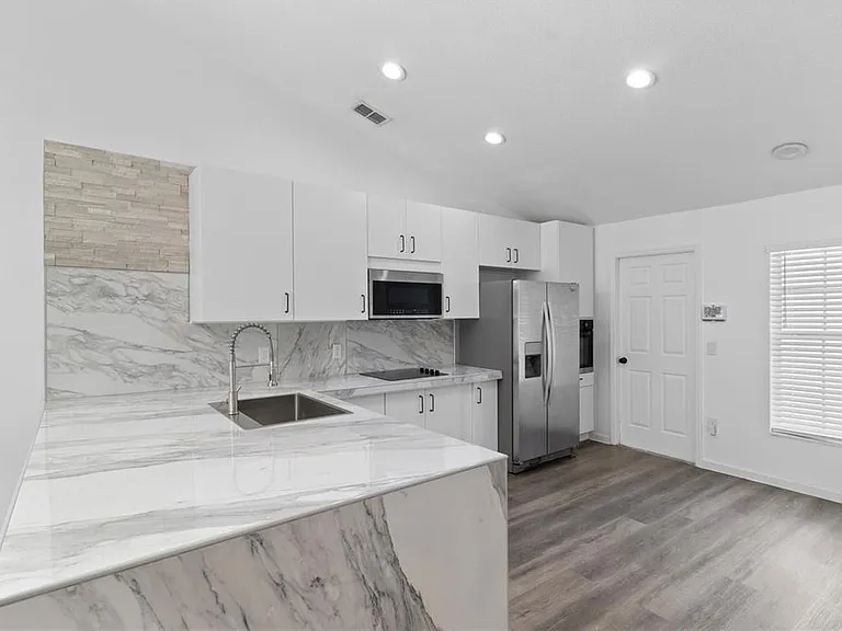 1601 Perdido Ct — Photo 9