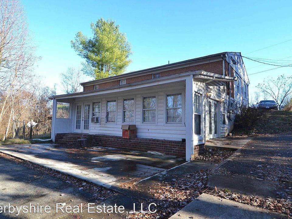 1st image of 115 Kenmore Dr #B