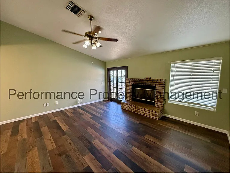 620 Graydon Ave — Photo 3