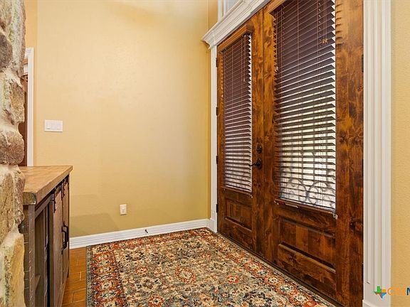 5th image of 228 Claremont Dr
