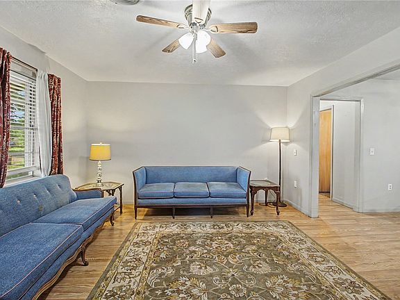 4th image of 1102 W 9th St