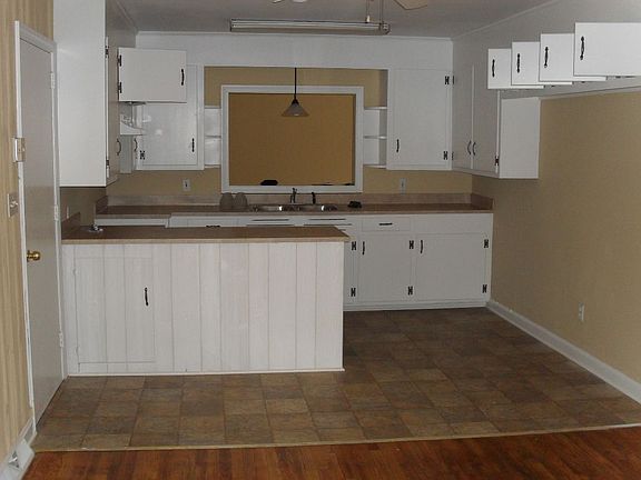 2nd image of 307 Pinefield Dr