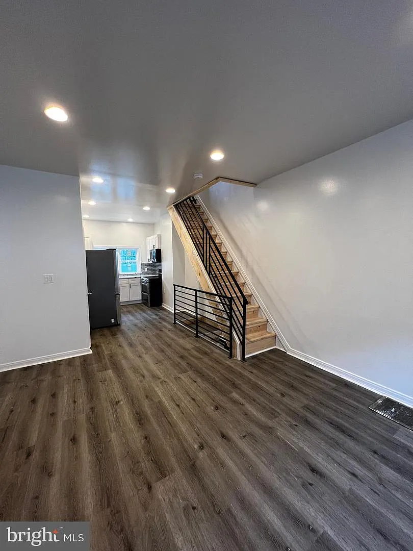 2316 N Garnet St — Photo 2
