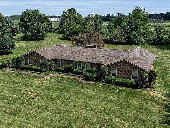 3rd image of 3999 Lake Rd