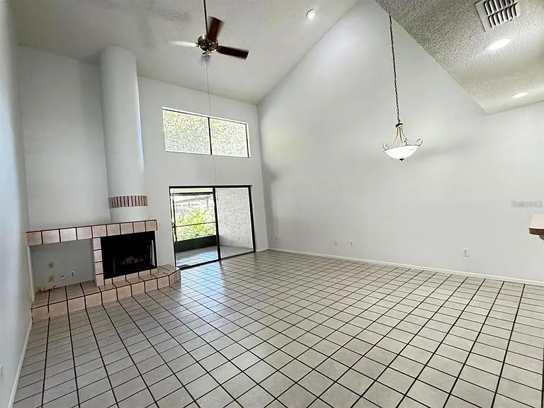 497 Club Dr — Photo 4