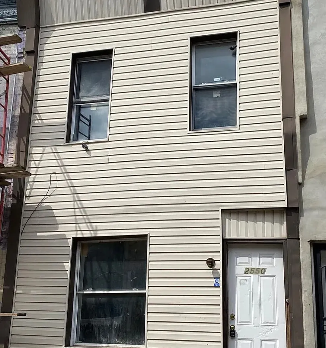 4 bed, 1.5 bath, 1000 sqft, $2,000 — Photo 1