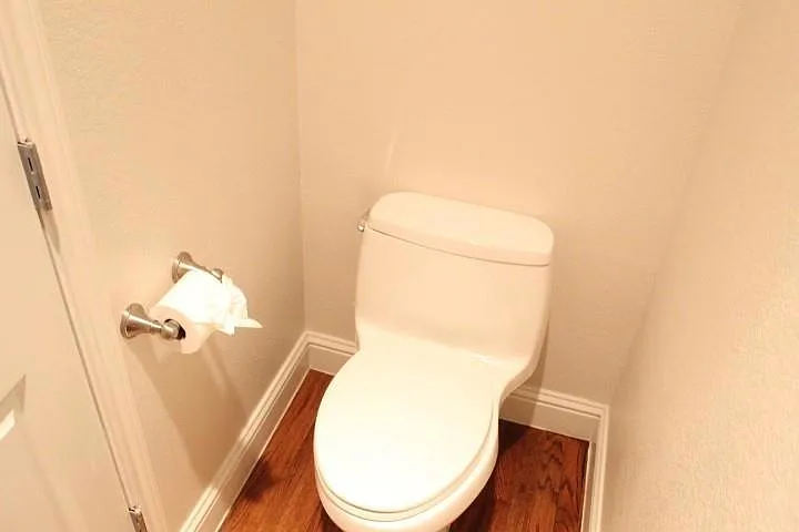 2nd floor half bath