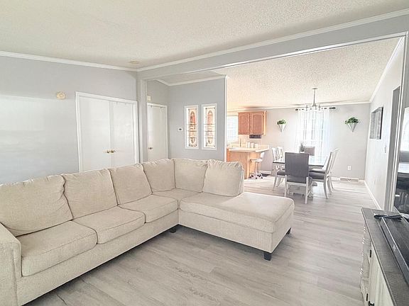 5th image of 59 Meadowview Dr