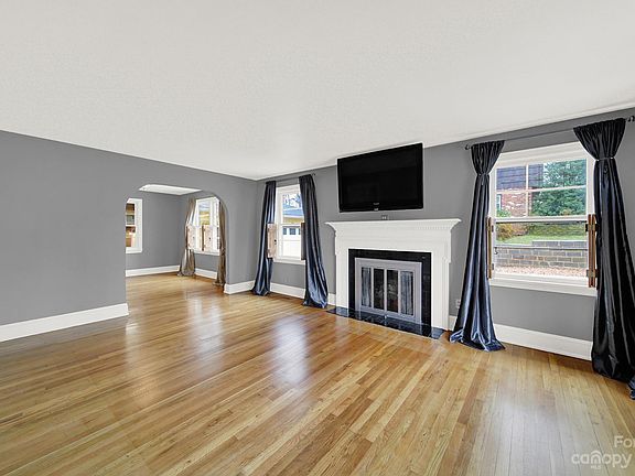 2nd image of 346 Euclid Ave