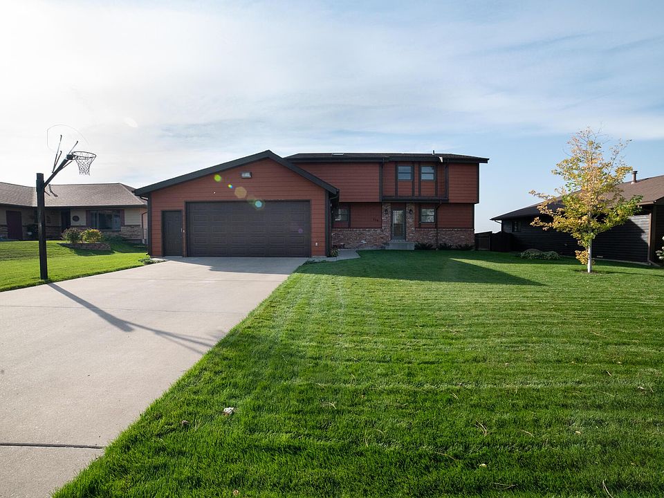 1st image of 208 Glenwood Ct