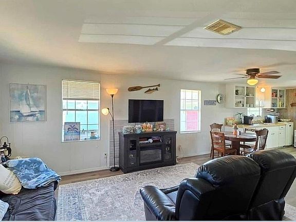 4th image of 1546 Fm 2031 Beach Rd