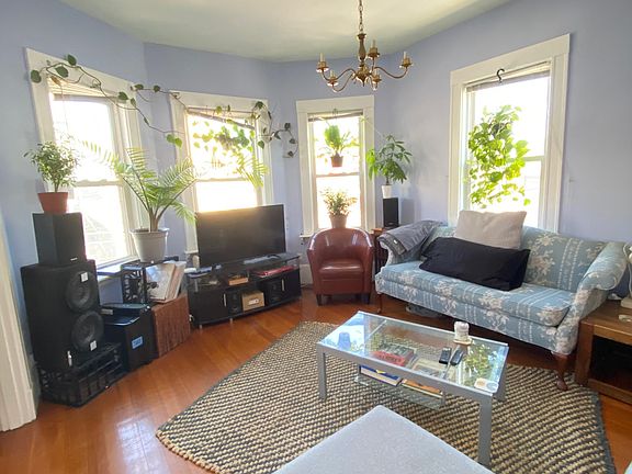 3rd image of 95 Belmont St