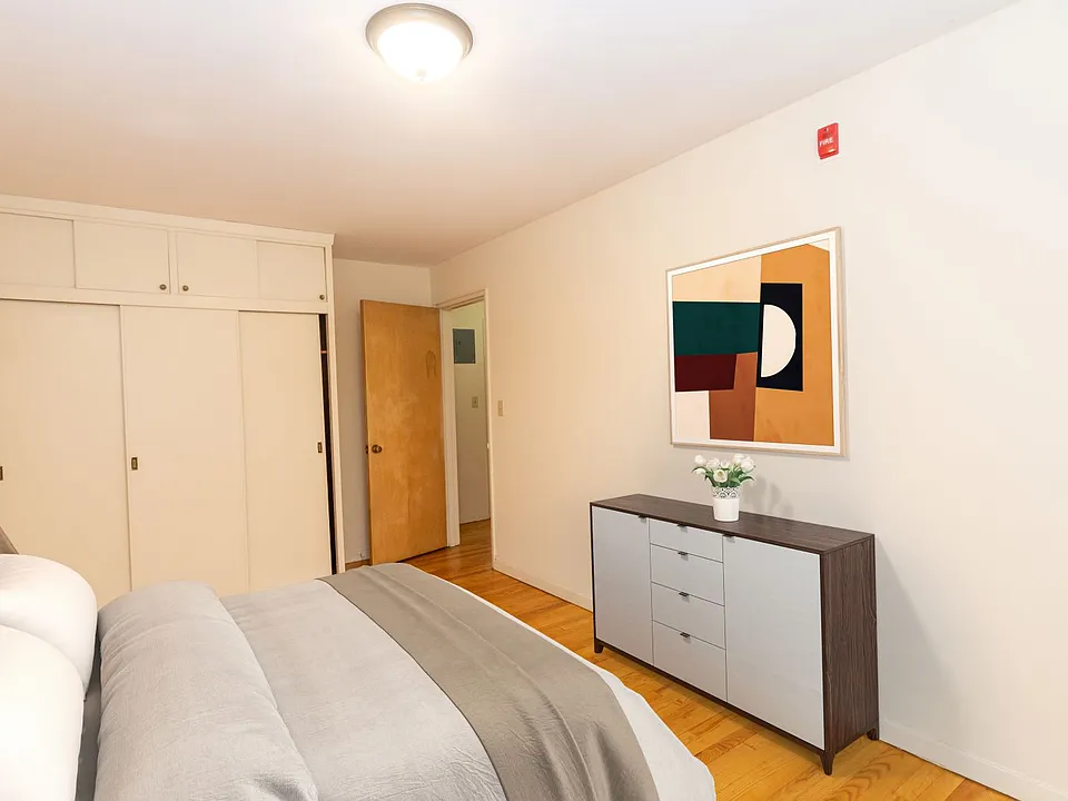 2920 Dean Parkway Apartments