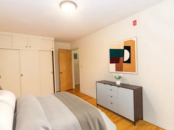 2920 Dean Parkway Apartments