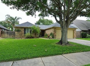 4823 Pecan Grove Dr, Pearland, TX 77584