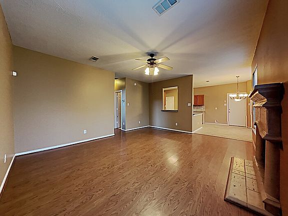 4th image of 1515 Winston Homestead Dr