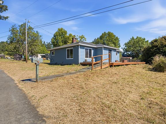 4th image of 1825 Roseburg Rd