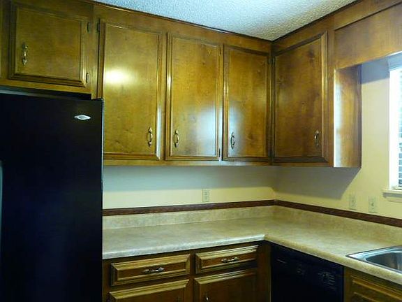 5th image of 191 NE Villas Ct