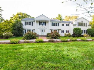 3 Three Pond Rd, Smithtown, NY 11787