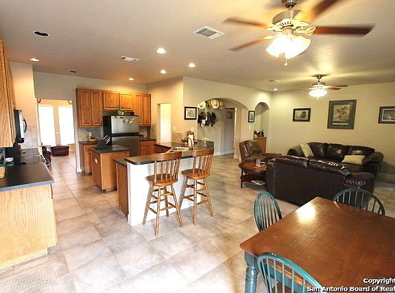 5th image of 78 Oak Fields Dr