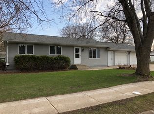 1404 Parkside Dr, Marshall, MN 56258