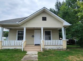 1203 Burgess Ave, Johnston City, IL 62951