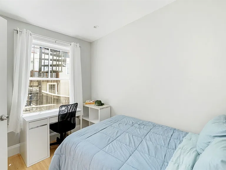3 Leeds St #3 — Photo 22