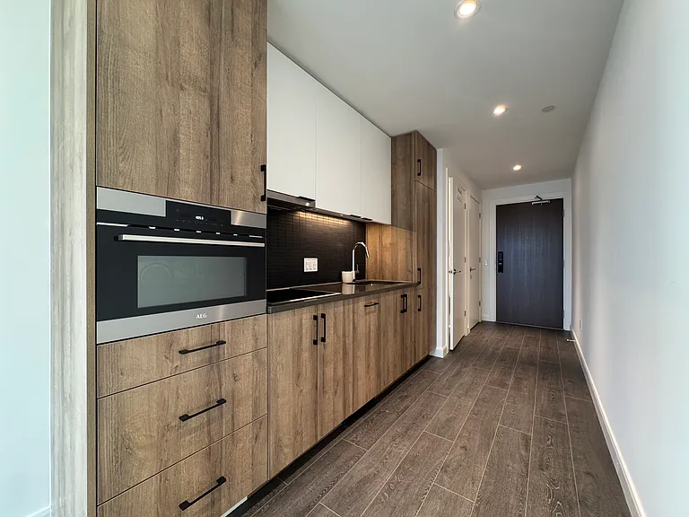 741 King St W #1304 — Photo 5