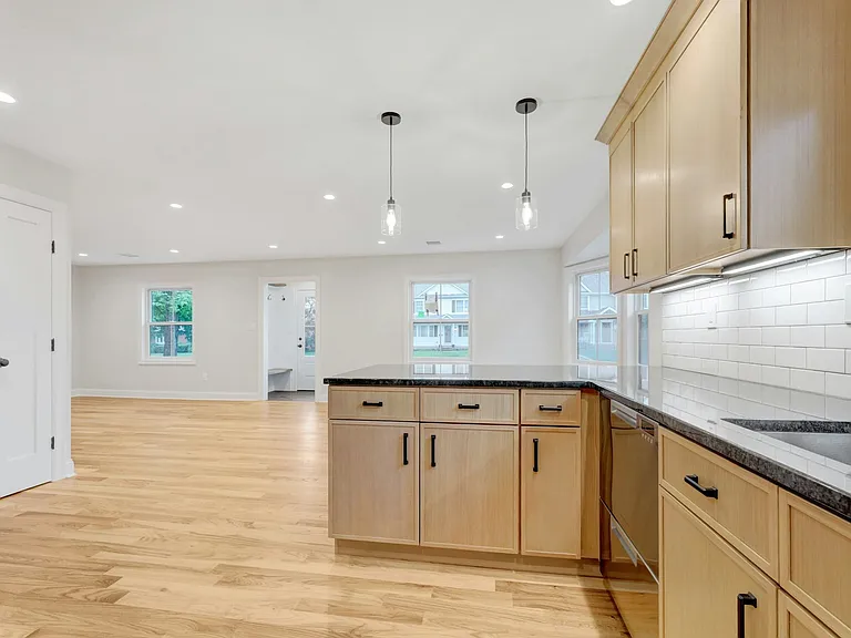 134 Johnson Ave — Photo 13