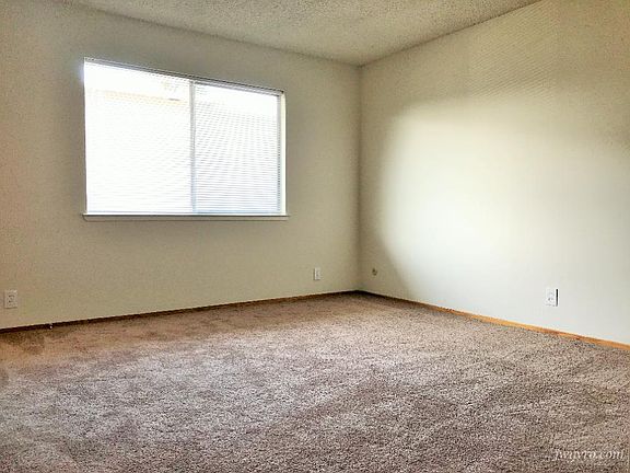 5th image of 124 Lorton Ave #3