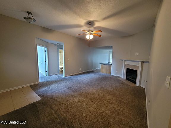 4th image of 4318 Genevieve Dr