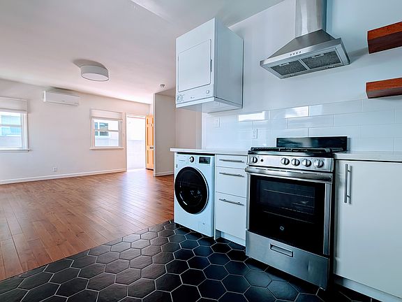 3rd image of 1731 Franklin St #3