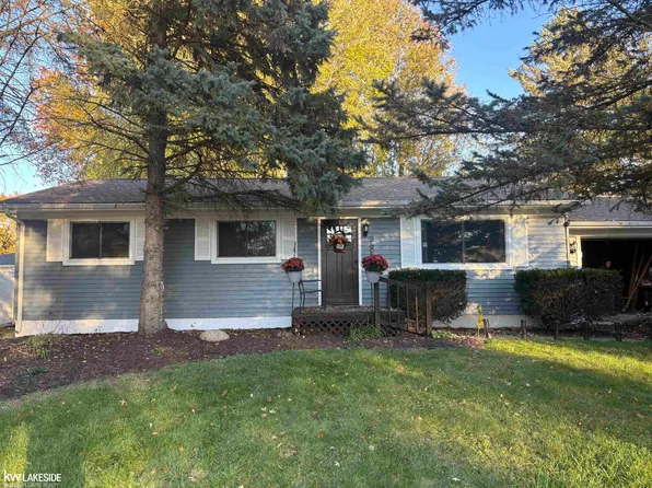 563 Metcalf Dr, Imlay City, MI 48444