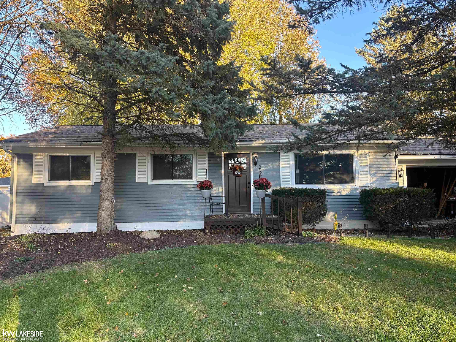 563 Metcalf Dr photo 1