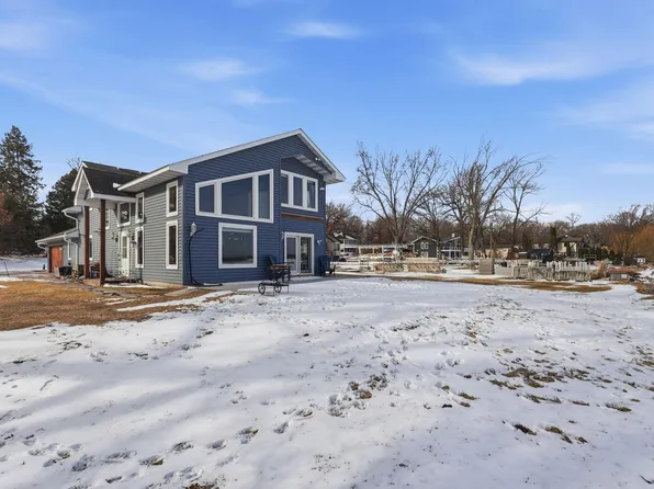 700 7th St SE, Forest Lake, MN 55025