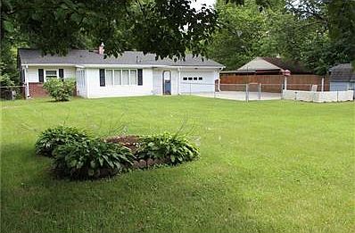 2nd image of 5866 Sylvan Dr