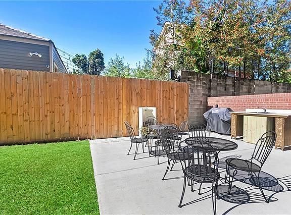 5th image of 3601 Camp St Unit 306