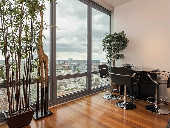 4th image of 2101 Market St Unit 3105