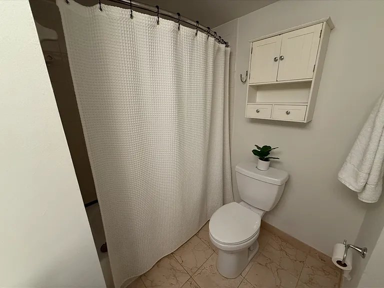 10101 Grosvenor Pl #2008 — Photo 22