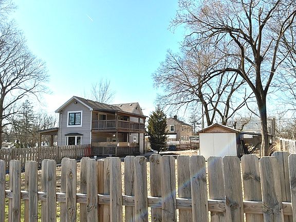 3rd image of 307 Mills Rd