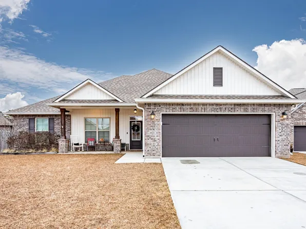 3696 Victor Ln, Diberville, MS 39540