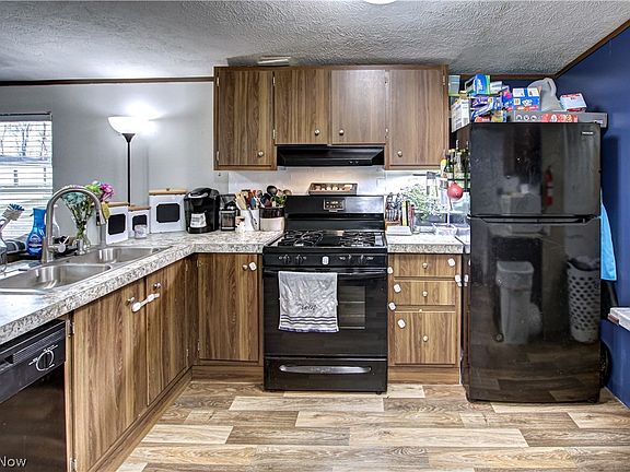 3rd image of 360 S Main St #647