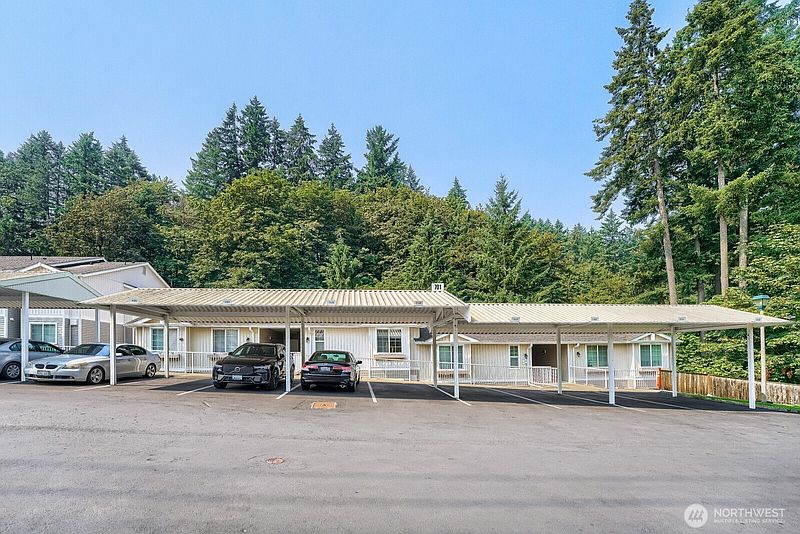 2nd image of 701 Harrington Place SE #1138
